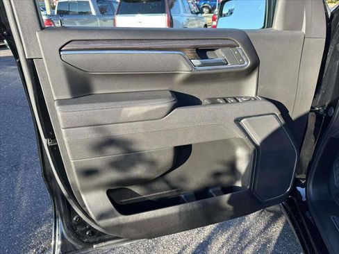 Used 2025 Chevrolet Silverado 1500 LT image 11