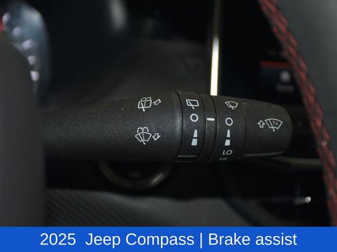 Used 2025 Jeep Compass Trailhawk AWD/4WD image 11