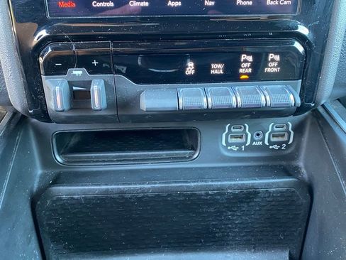 Used 2021 RAM 1500 Big Horn RWD image 22