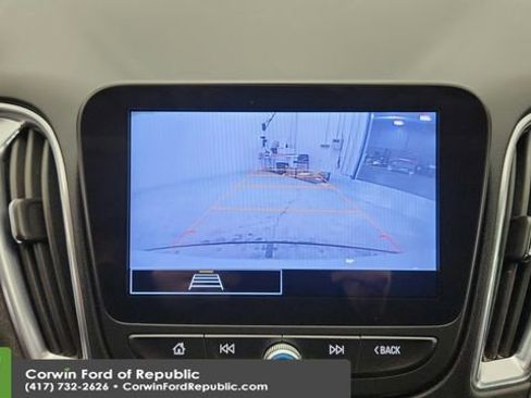 Used 2021 Chevrolet Malibu LT image 16