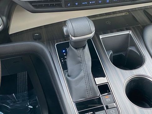 Used 2022 Toyota Sienna Platinum image 18