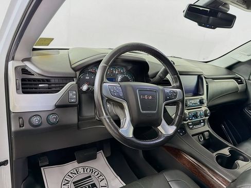 Used 2017 GMC Yukon SLT AWD/4WD image 10