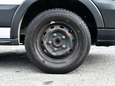 Used 2015 Ford Transit 350 XLT image 25