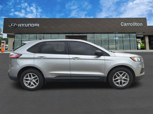 Used 2021 Ford Edge SE FWD image 4