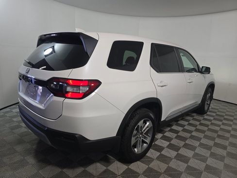 Used 2023 Honda Pilot EX-L image 4