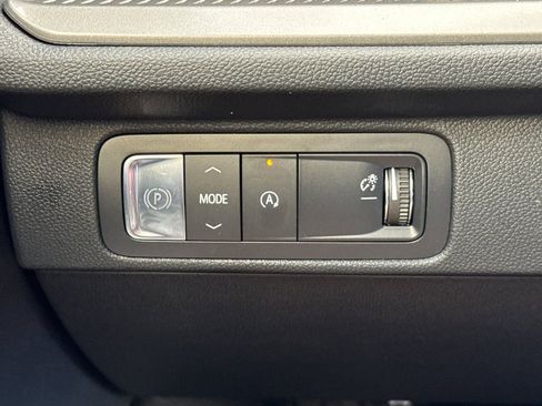 New 2026 Chevrolet Traverse LT w/ Driver Confidence Package FWD image 32