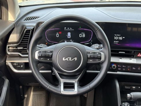 Used 2023 Kia Sportage EX image 10