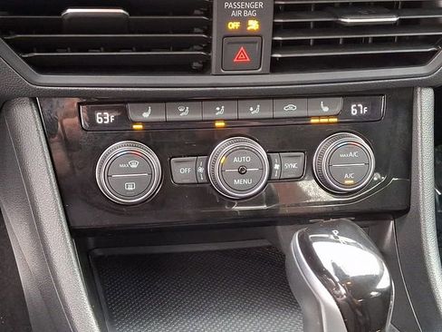 Used 2024 Volkswagen Jetta SE image 18