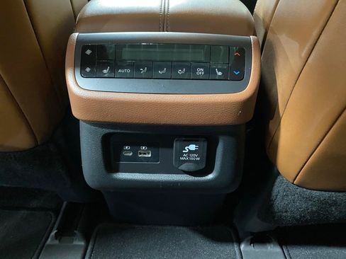 Used 2022 Nissan Pathfinder Platinum w/ Cargo Package AWD/4WD image 14
