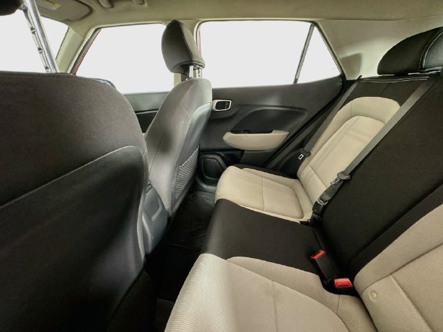 Used 2021 Hyundai Venue SEL FWD image 21
