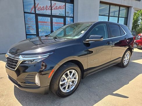 Used 2024 Chevrolet Equinox LT w/ Driver Convenience Package AWD/4WD image 3
