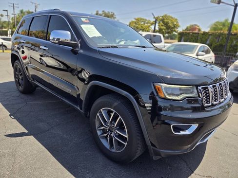 Used 2017 Jeep Grand Cherokee Limited w/ Luxury Group II RWD image 4