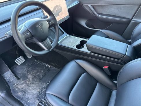 Used 2022 Tesla Model Y Long Range AWD/4WD image 9