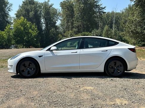 Used 2021 Tesla Model 3 Standard Range Plus RWD image 6