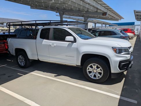 Used 2021 Chevrolet Colorado LT RWD image 2