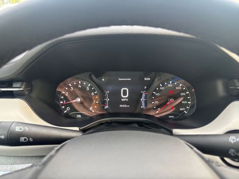 Used 2025 Jeep Compass Limited image 39