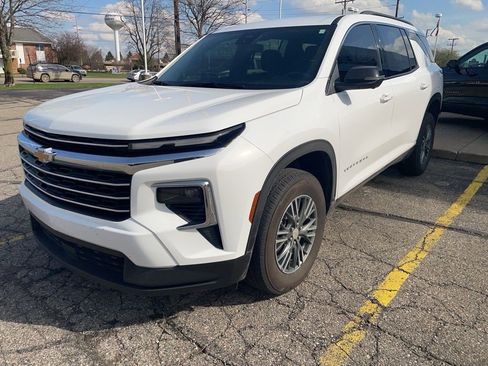 Certified 2024 Chevrolet Traverse LT w/ LPO, Floor Liner Package image 1