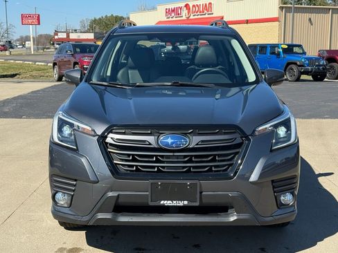 Used 2022 Subaru Forester Limited AWD/4WD image 2