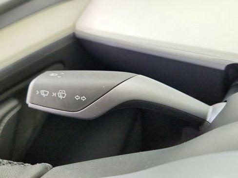 Used 2025 Tesla Model Y Performance image 41