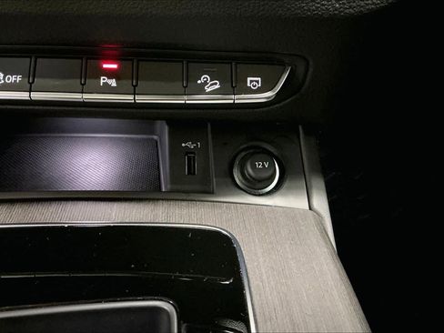 Used 2025 Audi Q5 e Premium Plus w/ Premium Plus Package image 34