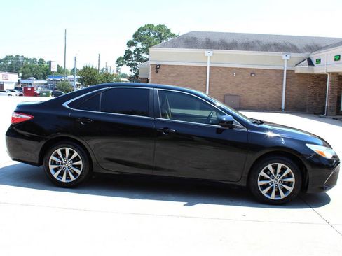 Used 2015 Toyota Camry XLE FWD image 1