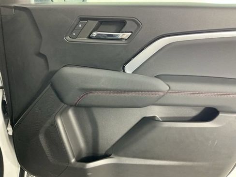 Used 2023 Chevrolet Colorado Z71 w/ Z71 Convenience Package 2 AWD/4WD image 13