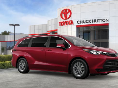 Used 2026 Toyota Sienna LE AWD/4WD image 44