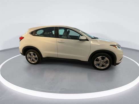 Used 2021 Honda HR-V LX image 9
