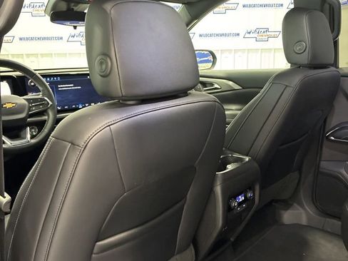Used 2026 Chevrolet Traverse LT image 28