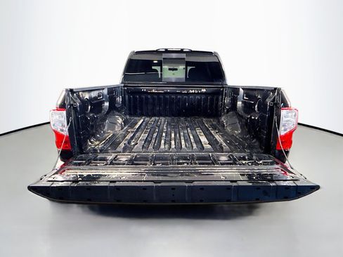 Used 2017 Nissan Titan SV RWD image 34
