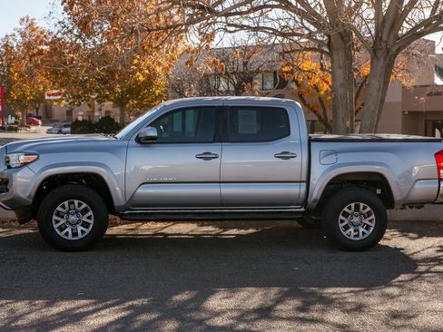 Used 2016 Toyota Tacoma SR5 image 8