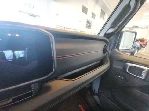 Certified 2024 Jeep Gladiator Rubicon image 37