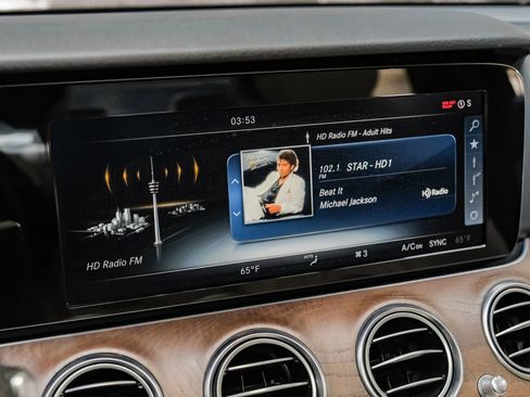 Used 2017 Mercedes-Benz E 300 image 28