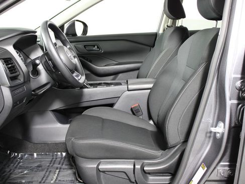 Used 2024 Nissan Rogue S FWD image 7