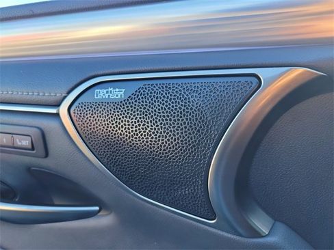 Used 2024 Lexus ES 300h F Sport image 21