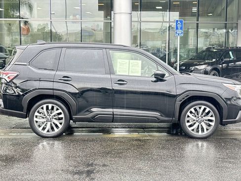 Used 2025 Subaru Forester Touring image 3