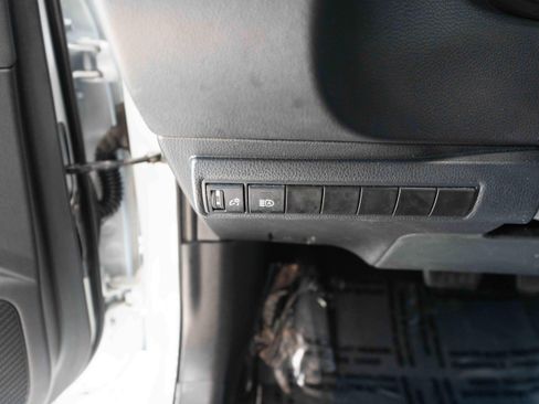 Used 2024 Toyota Corolla SE FWD image 11