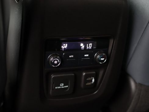 Used 2021 Buick Enclave Essence w/ Sound and Sites Package image 27