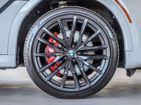 Used 2021 BMW X6 xDrive40i w/ M Sport Package image 17