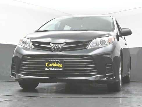 Used 2020 Toyota Sienna L FWD image 45