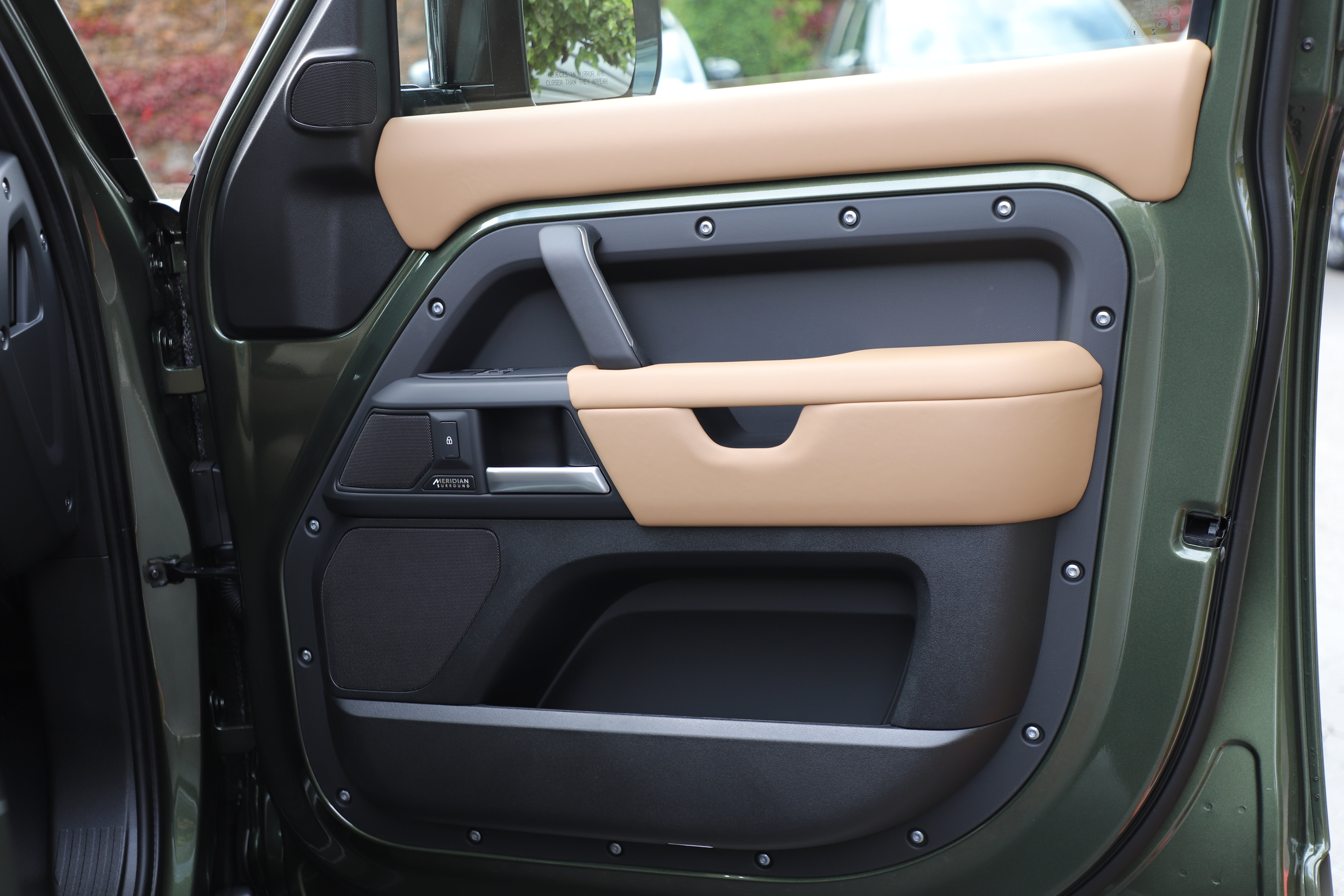 New 2026 Land Rover Defender 110 X-Dynamic SE AWD/4WD image 7