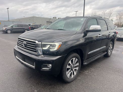 Used 2018 Toyota Sequoia Limited w/ Safety & Convenience Package image 3
