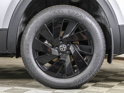 New 2026 Volkswagen Atlas SE image 19