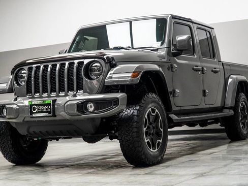 Used 2022 Jeep Gladiator Overland image 8