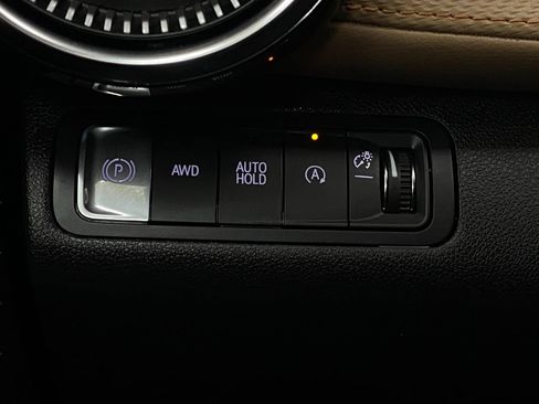 Used 2025 Chevrolet Equinox ACTIV w/ Convenience Package III AWD/4WD image 15