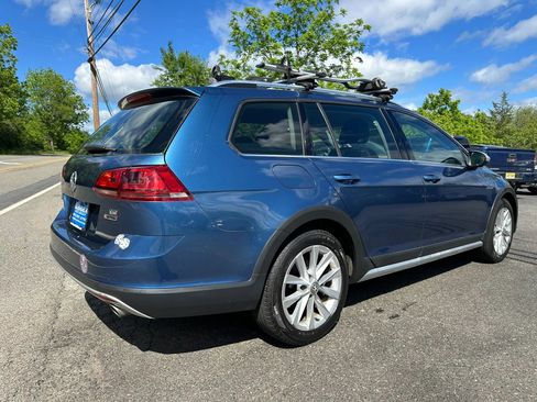 Used 2017 Volkswagen Golf Alltrack S AWD/4WD image 4