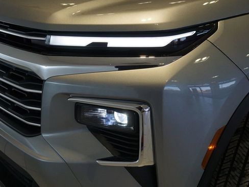 New 2026 Chevrolet Traverse LT w/ Driver Confidence Package FWD image 28