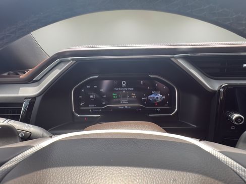 Used 2024 GMC Sierra 1500 Denali w/ Denali Reserve Package AWD/4WD image 9