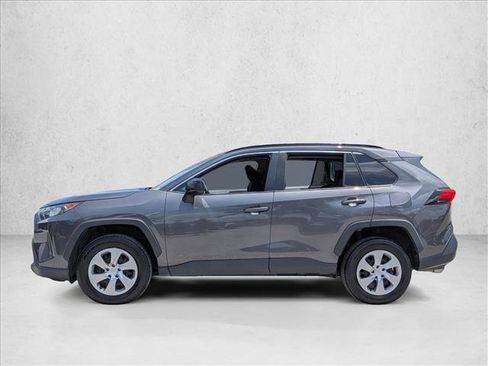 Used 2021 Toyota RAV4 LE FWD image 9