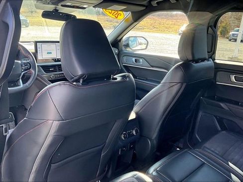 Used 2025 Ford Explorer ST-Line w/ ST-Line Street Pack image 37